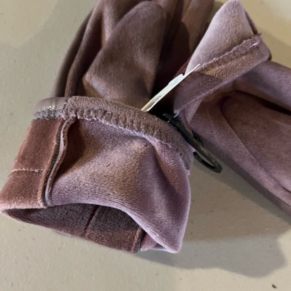 UGG MAUVE LAVENDER LEATHERETTE GLOVES NWT - Picture 5 of 5
